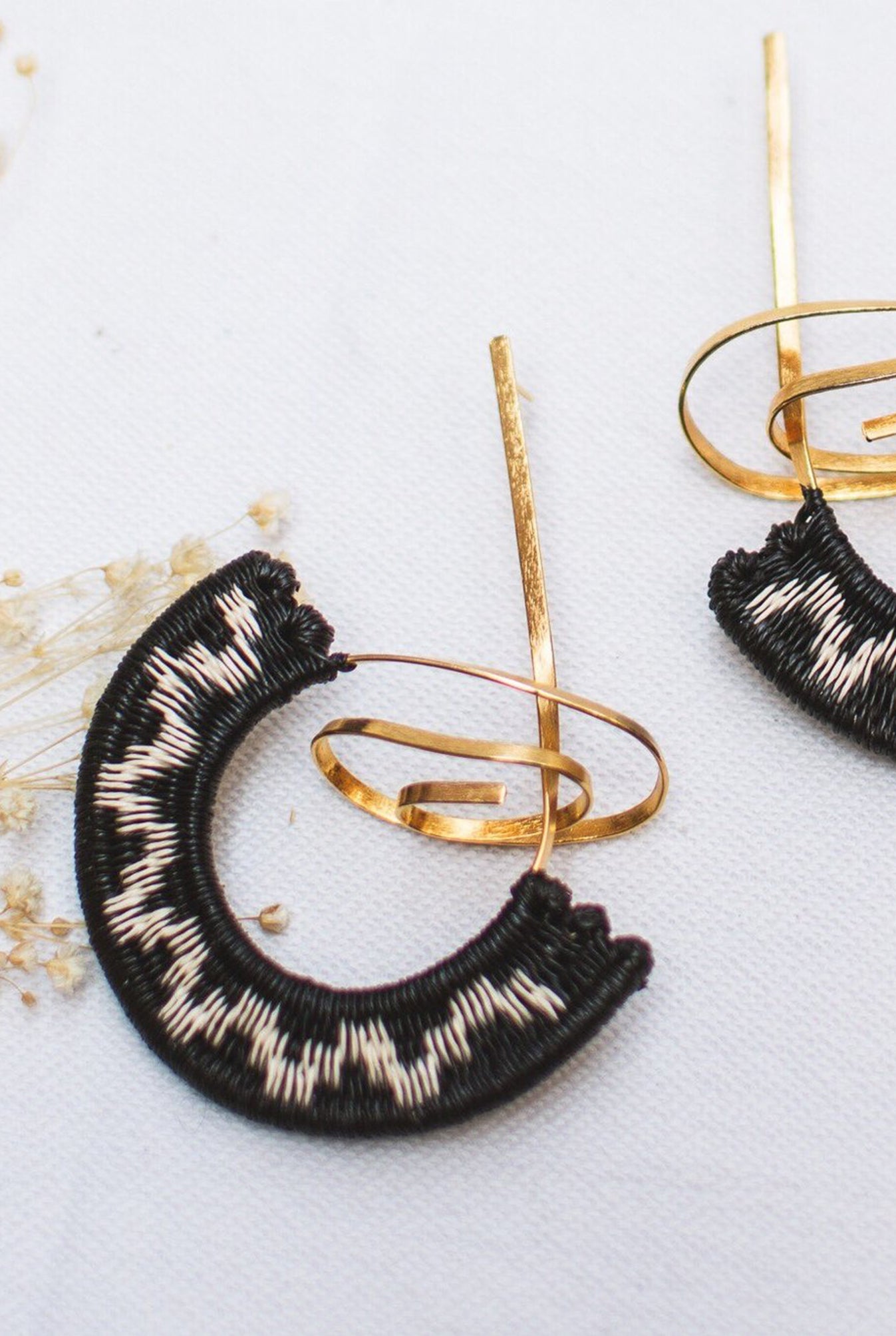 Ocharjo Abanico Earrings